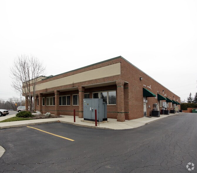 51810 Dequindre Rd, Shelby Township, MI à louer - Photo de l’immeuble – Image 2 sur 3