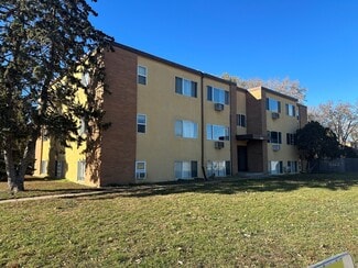 Plus de détails pour 5950 E River Rd NE, Fridley, MN - Logement à vendre
