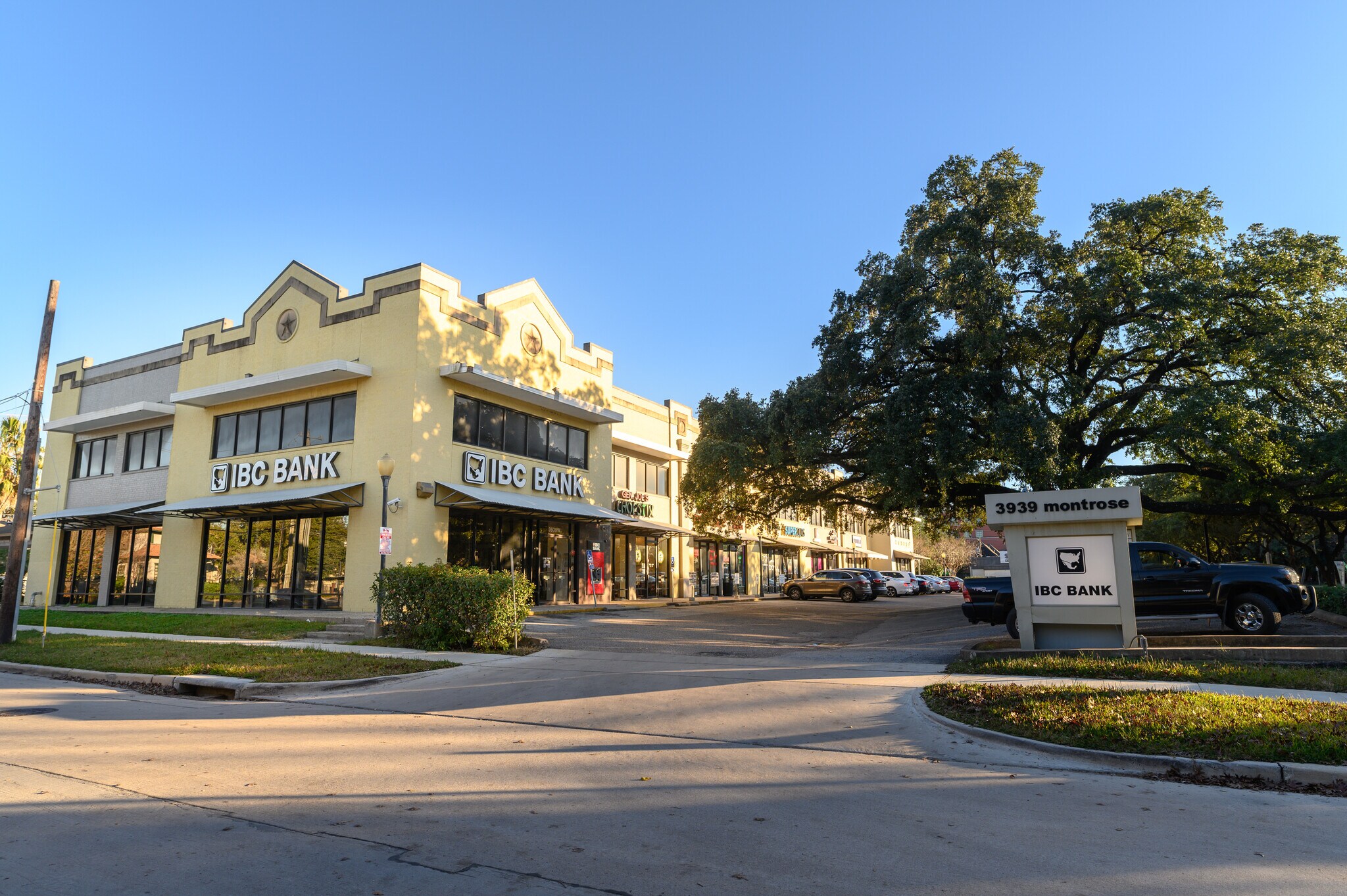3939 Montrose Blvd, Houston, TX à louer Photo principale– Image 1 sur 6