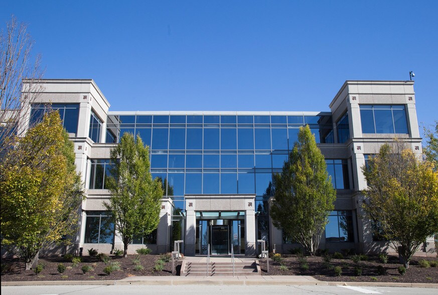 1000 GSK Dr, Coraopolis, PA à louer - Photo de l’immeuble – Image 1 sur 10