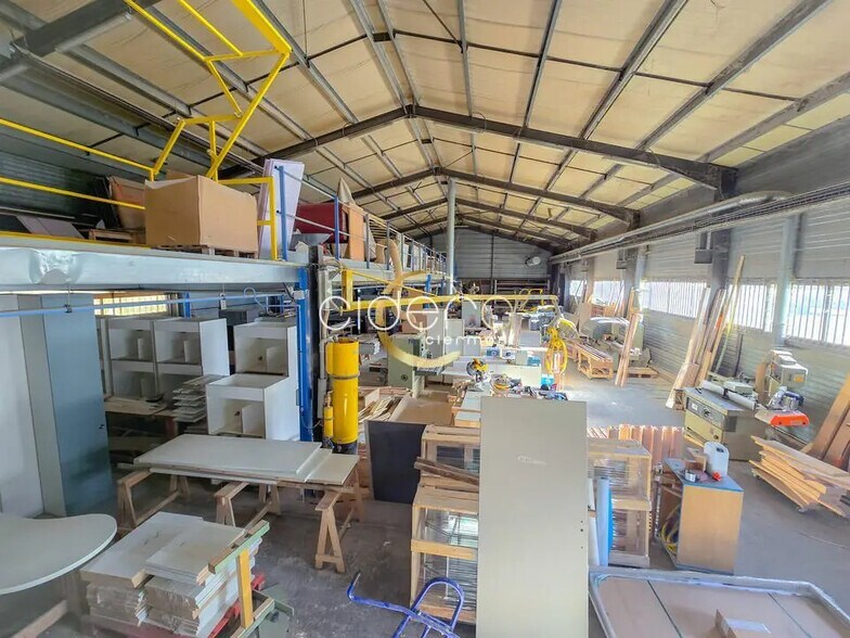 Local d'activités dans Aubière à vendre - Photo de l’immeuble – Image 2 sur 12