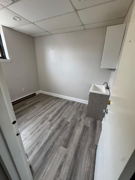 294 W Merrick Rd, Freeport, NY à louer - Photo de l’immeuble – Image 3 sur 7
