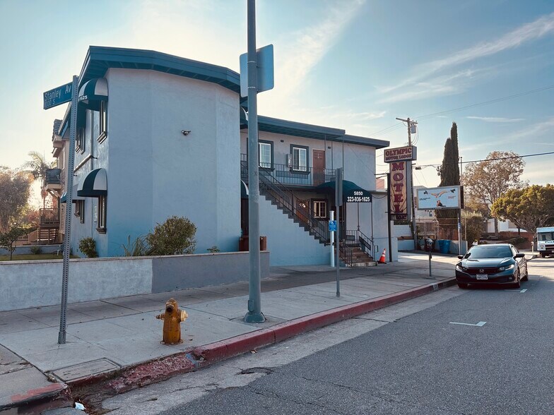 5850 W Olympic Blvd, Los Angeles, CA à vendre - Photo de l’immeuble – Image 2 sur 22