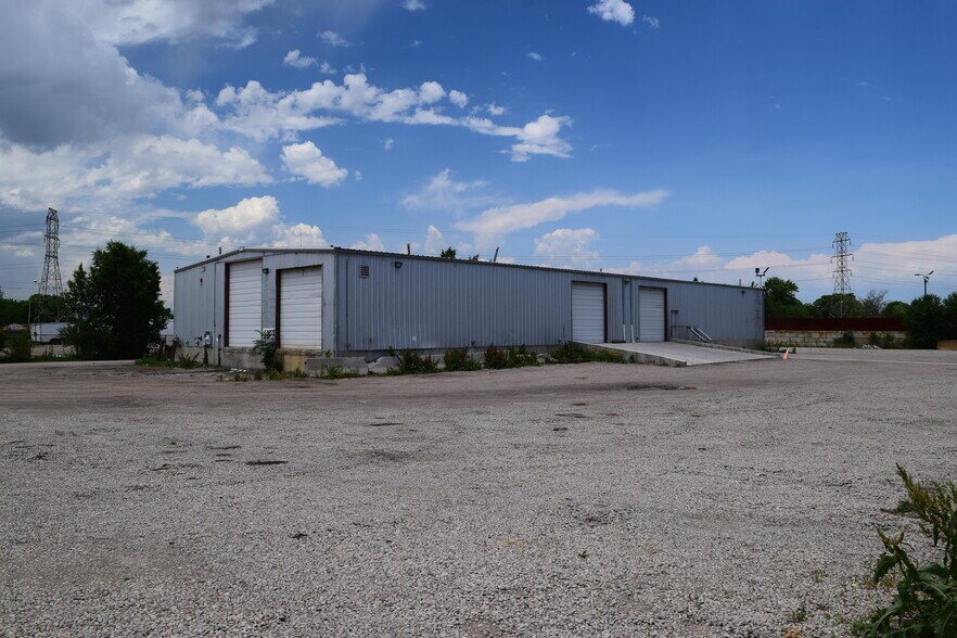 4241 E 64th Ave, Commerce City, CO à louer - Photo de l’immeuble – Image 3 sur 15