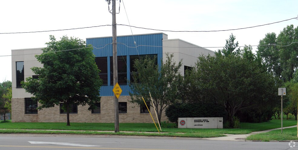 701 E Court Ave, Des Moines, IA à louer - Photo de l’immeuble – Image 2 sur 9
