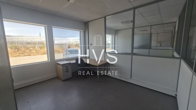 17 Rue De Madrid, Vitrolles à louer - Photo intérieure – Image 3 sur 11
