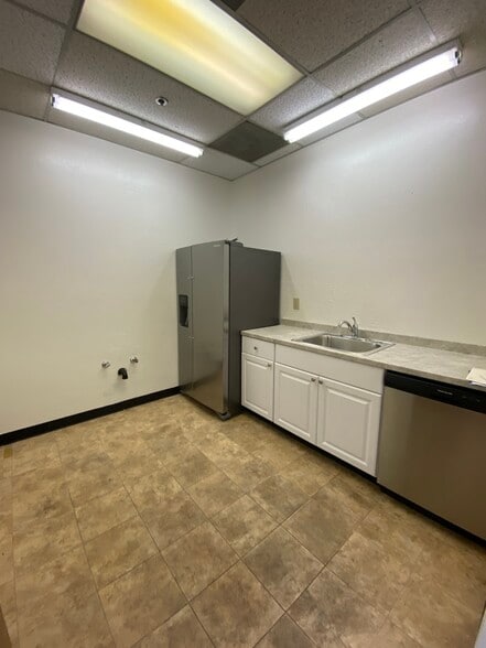 970 Terra Bella Ave, Mountain View, CA à louer - Photo intérieure – Image 3 sur 20