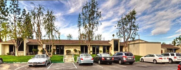 800 Magnolia Ave, Corona, CA à louer - Photo de l’immeuble – Image 2 sur 8