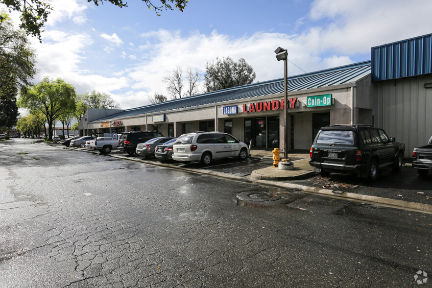 8037 West Ln, Stockton, CA à vendre - Photo de l’immeuble – Image 2 sur 3