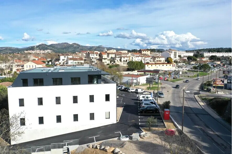 19 Avenue Frederic Mistral, Marseille à louer - Photo de l’immeuble – Image 3 sur 5