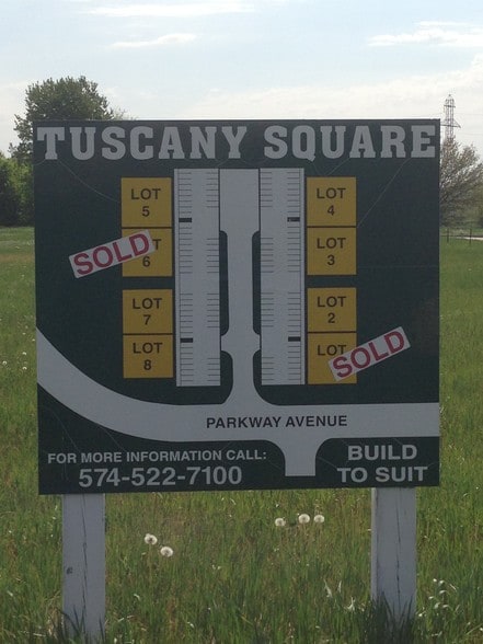 Tuscany Square, Elkhart, IN à vendre - Photo principale – Image 1 sur 4