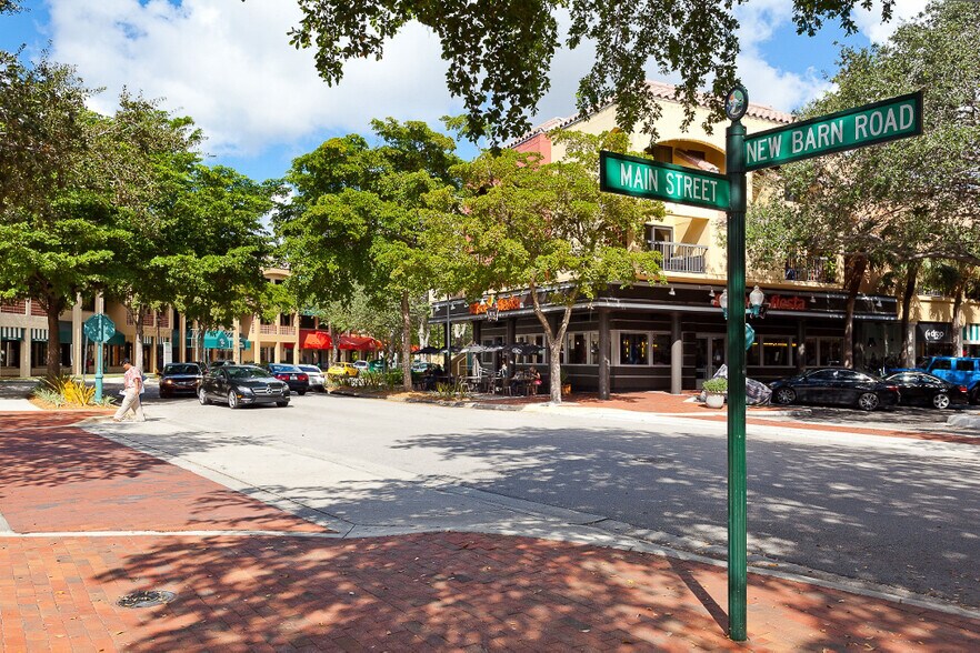 6701-6855 Main St, Miami Lakes, FL à louer - Photo de l’immeuble – Image 2 sur 5