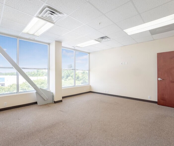 4921 Centre Pointe Dr, North Charleston, SC à louer - Photo intérieure – Image 3 sur 16