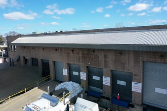 220 Lawrence Ave, Lawrence, NY à louer Photo de l’immeuble– Image 2 sur 4