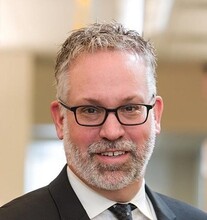 Michael Warren