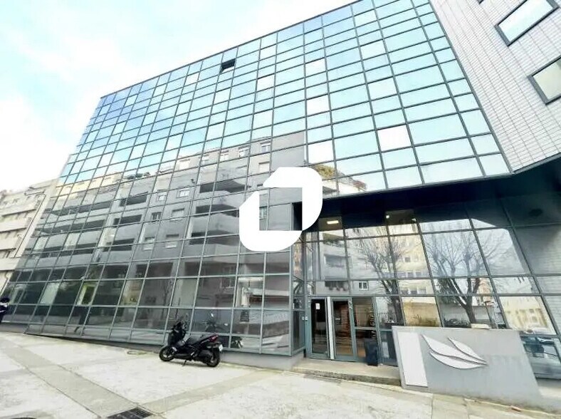 Bureau dans Lyon à louer - Photo de l’immeuble – Image 1 sur 7
