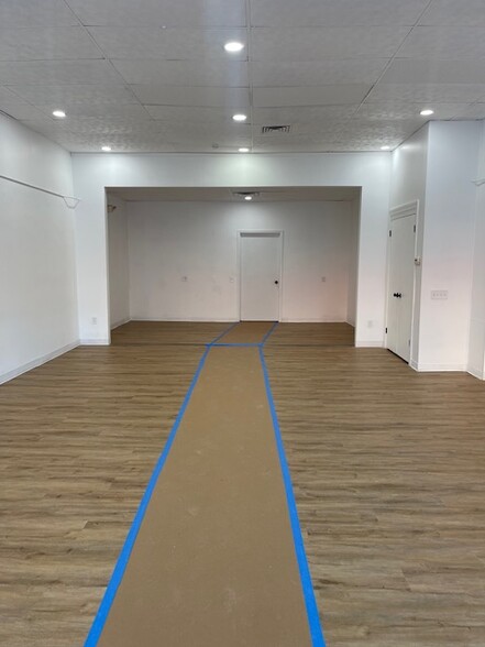 13 W Main St, Milan, MI à louer - Photo intérieure – Image 3 sur 12