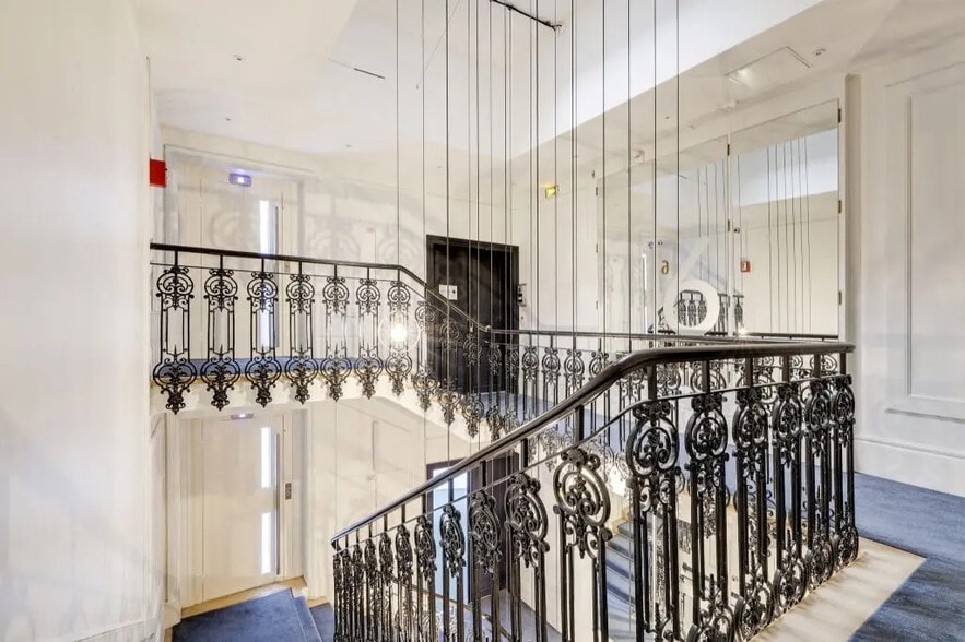 103 Boulevard Haussmann, Paris à louer - Photo de l’immeuble – Image 3 sur 9