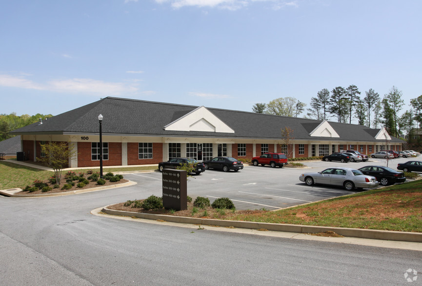 5700 Hillandale Dr, Lithonia, GA à louer - Photo de l’immeuble – Image 1 sur 2
