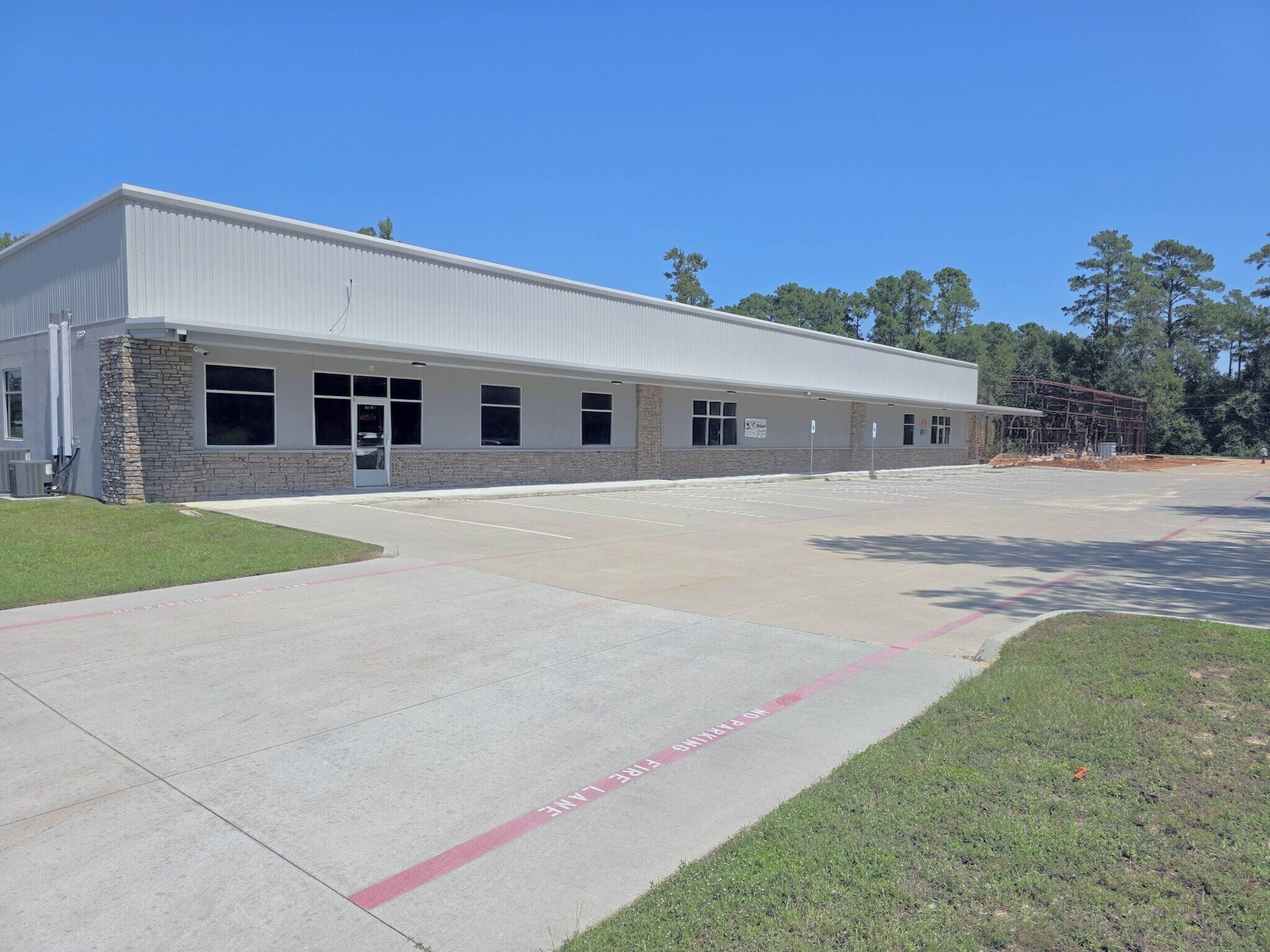 8895 Cowl Spur Ct, Panorama Village, TX à louer Photo de l’immeuble– Image 1 sur 4