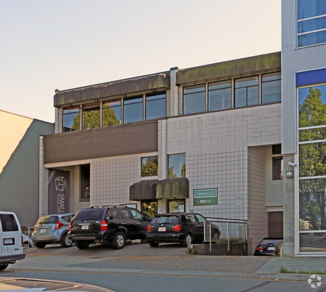 116 8th Av W, Vancouver, BC à louer - Photo de l’immeuble – Image 2 sur 5
