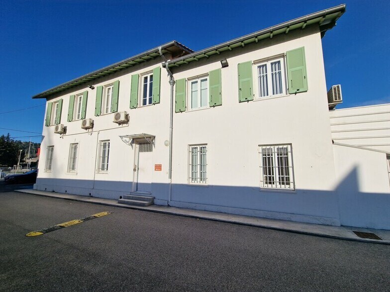 Industriel/Logistique dans Nice à louer - Photo de l’immeuble – Image 1 sur 8