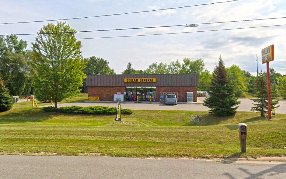 8530 S Mason Dr, Newaygo, MI à vendre - Photo de l’immeuble – Image 2 sur 9