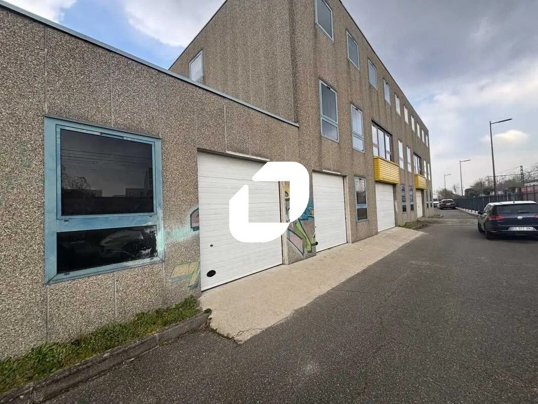 Local d’activités dans Ris-Orangis à louer Photo de l’immeuble– Image 1 sur 7