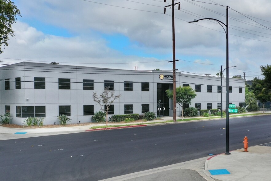 1111 S Victory Blvd, Burbank, CA à vendre - Photo de l’immeuble – Image 1 sur 16