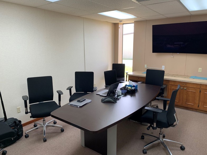 2200 NW Stallings Dr, Nacogdoches, TX à louer - Photo de l’immeuble – Image 2 sur 8