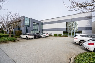1331-1335 Kebet Way, Port Coquitlam, BC à louer Photo de l’immeuble– Image 2 sur 9