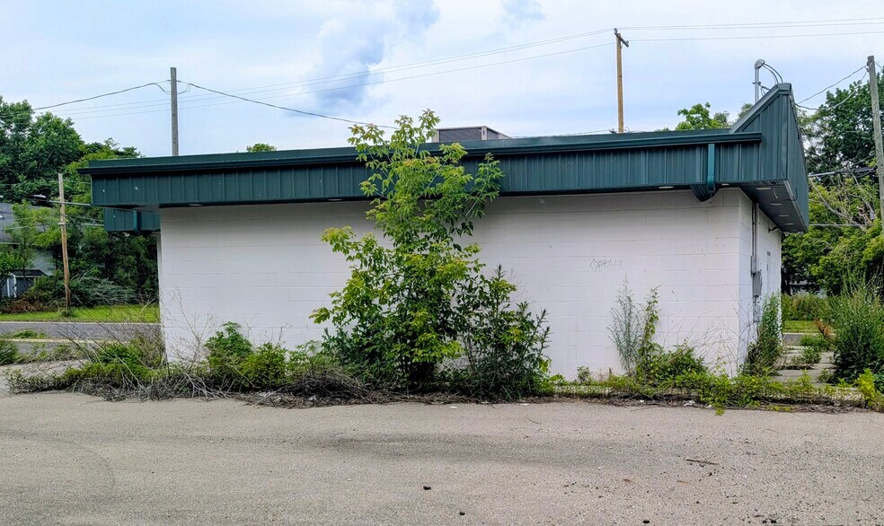 2610 Davison Rd, Flint, MI à vendre - Photo de l’immeuble – Image 3 sur 13