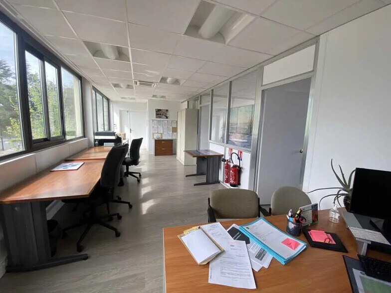 Bureau dans Joinville-le-Pont à louer - Photo de l’immeuble – Image 2 sur 5