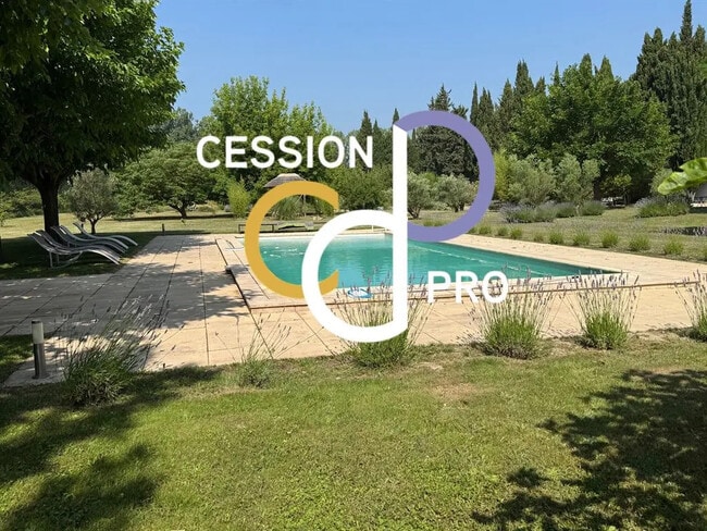 Plus de détails pour Local commercial à vendre