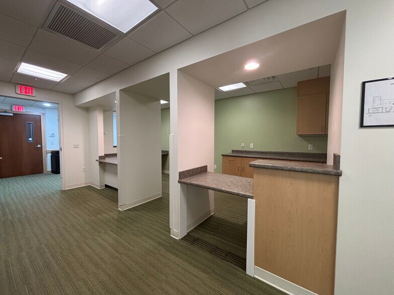 120 Washington St, Rochester, NH à louer - Photo de l’immeuble – Image 3 sur 4