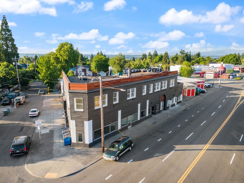 7311-7331 NE Sandy Blvd, Portland, OR à louer - Photo de l’immeuble – Image 1 sur 7