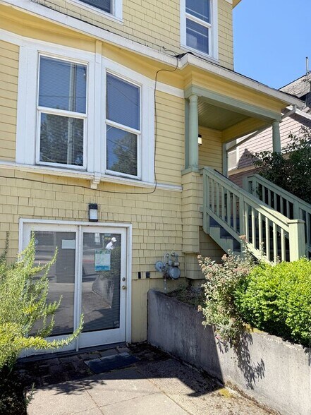 736 NE Couch St, Portland, OR à vendre - Photo de l’immeuble – Image 2 sur 10