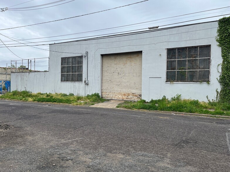 54-60 Oakland St, Trenton, NJ à louer - Photo de l’immeuble – Image 1 sur 12