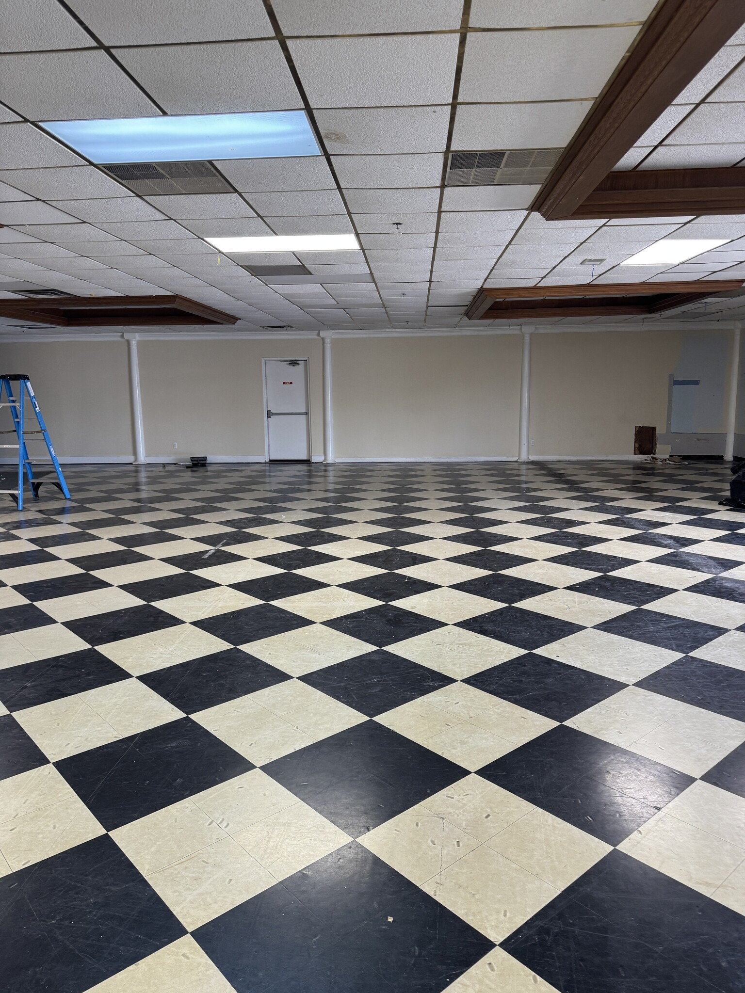 3410 Bashford Avenue Ct, Louisville, KY à louer Photo intérieure– Image 1 sur 2