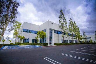 22 Journey, Aliso Viejo, CA à louer Photo de l’immeuble– Image 1 sur 1