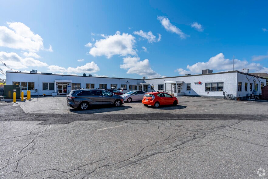 25-29 Needham St, Newton, MA à louer - Photo de l’immeuble – Image 3 sur 18