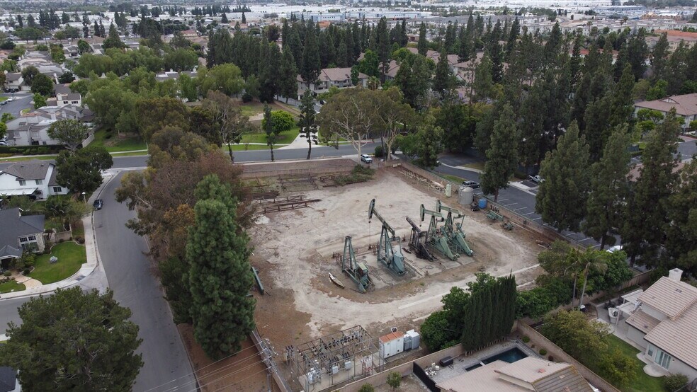 17500 Orchard Dr, Yorba Linda, CA à vendre - Photo de l’immeuble – Image 2 sur 8