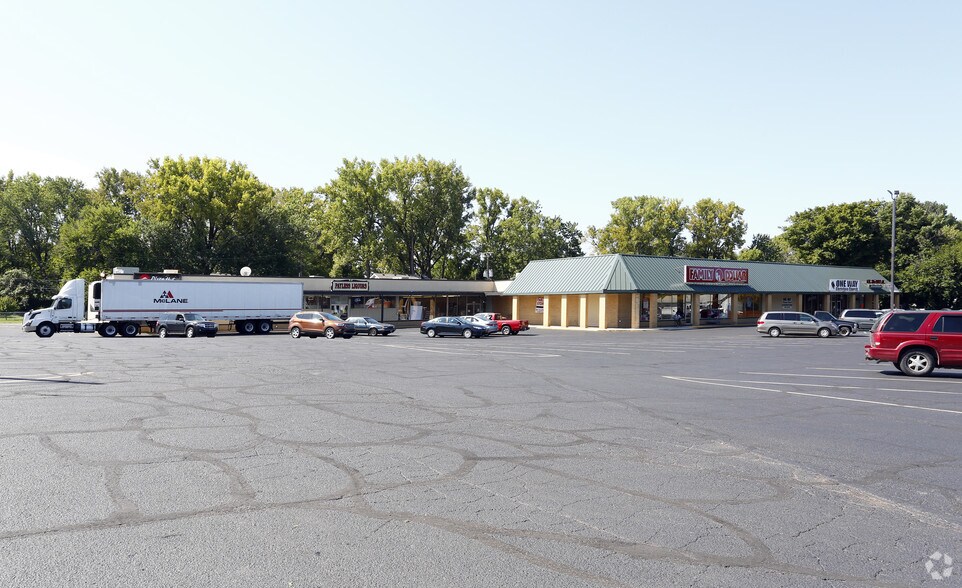 2509-2519 Albany St, Beech Grove, IN à louer - Photo de l’immeuble – Image 1 sur 6