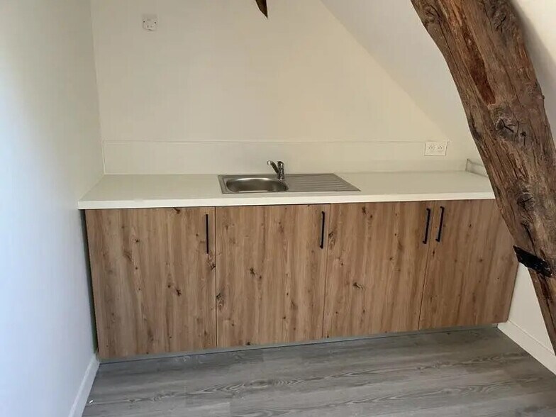 Local commercial dans Joué-lès-Tours à louer - Photo de l’immeuble – Image 3 sur 3