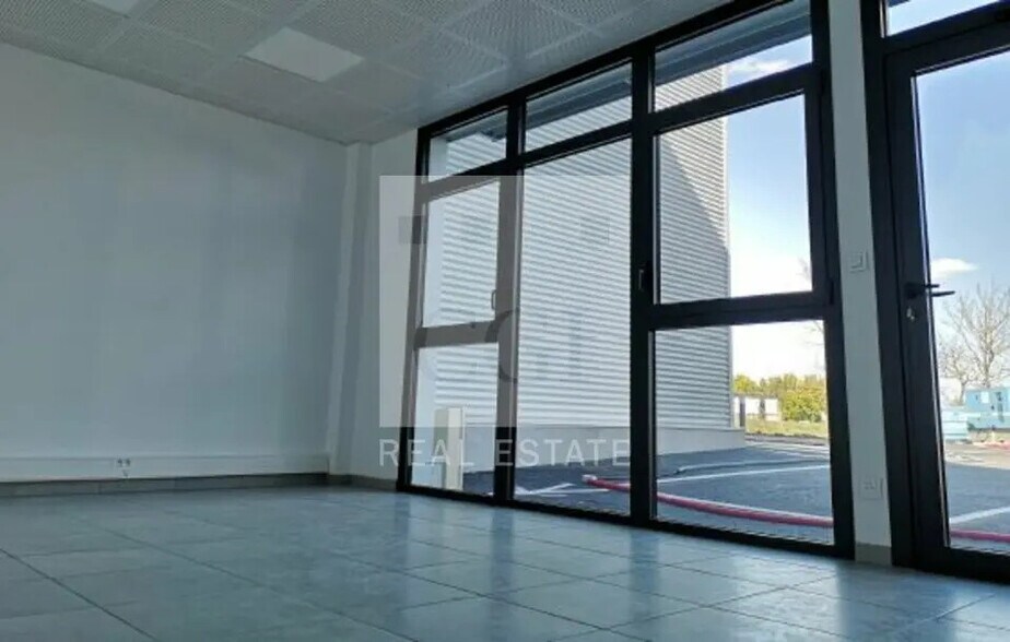 Bureau dans Genas à louer - Photo de l’immeuble – Image 3 sur 12