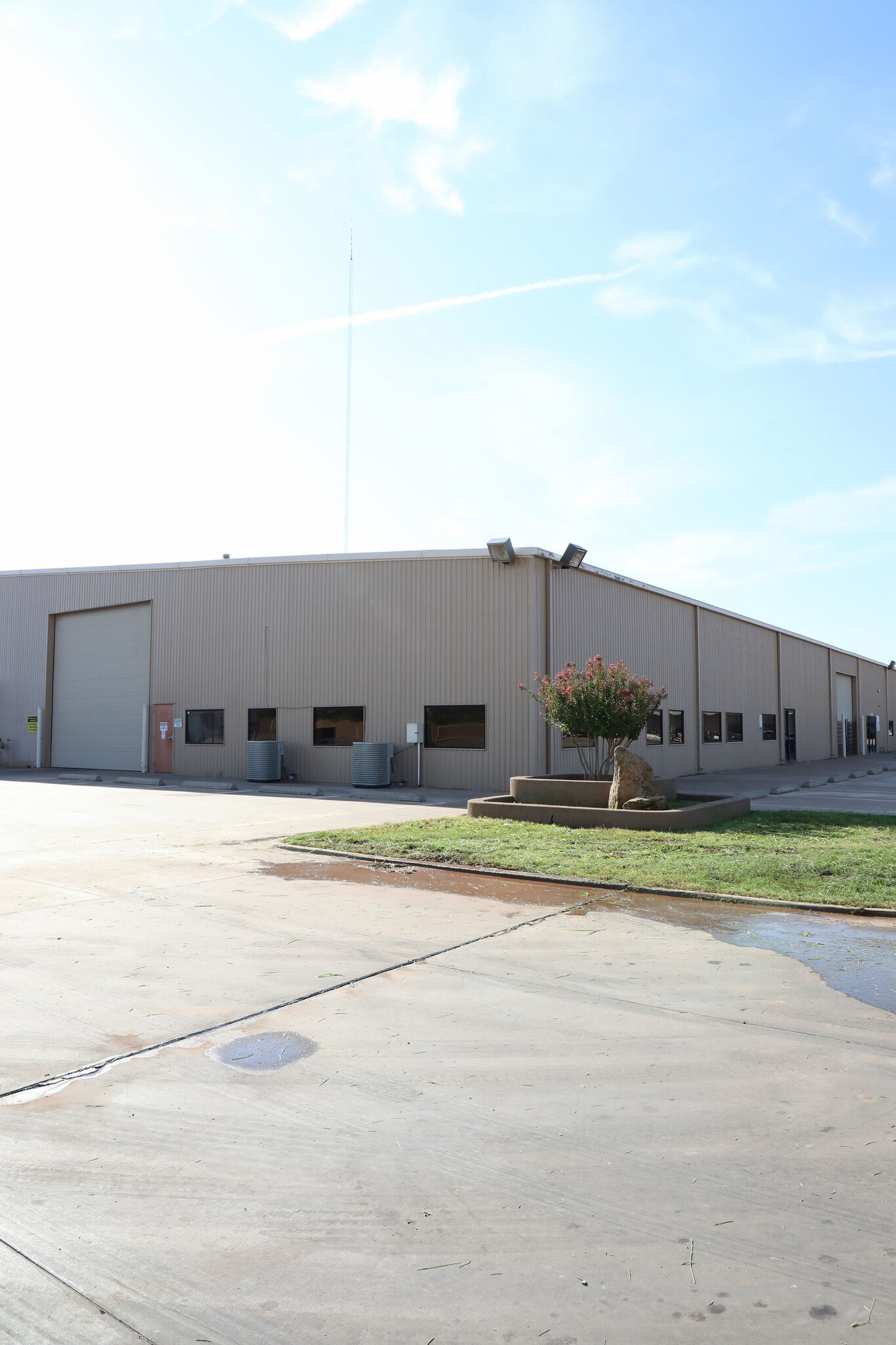 1911 Sheppard Access Rd, Wichita Falls, TX à louer Photo de l’immeuble– Image 1 sur 20