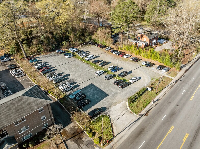 1106 E 10th St, Greenville, NC à louer - Photo de l’immeuble – Image 1 sur 5
