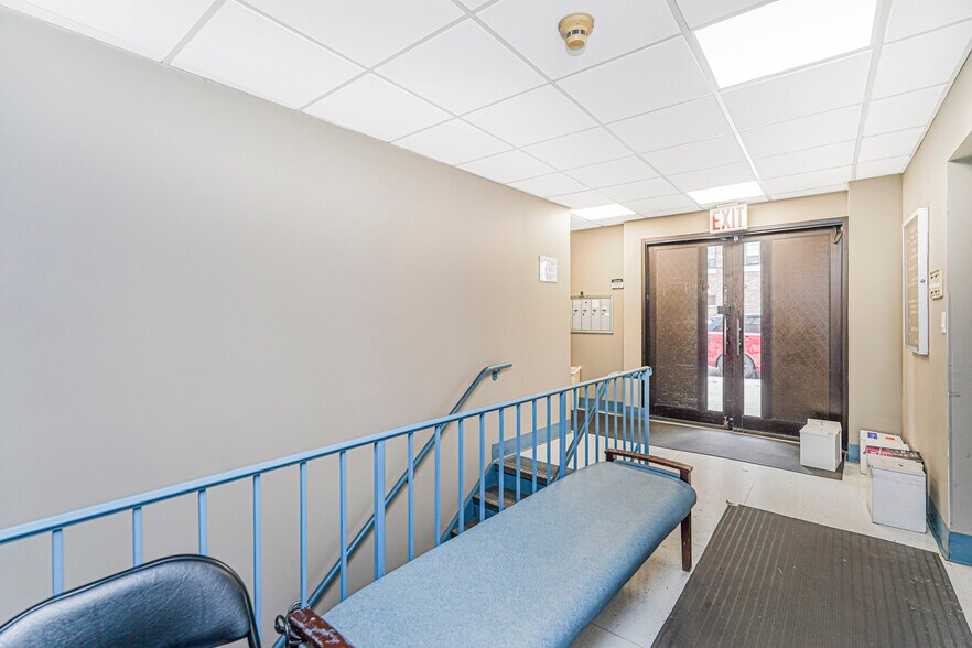 705 86th St, Brooklyn, NY à vendre - Photo de l’immeuble – Image 3 sur 21