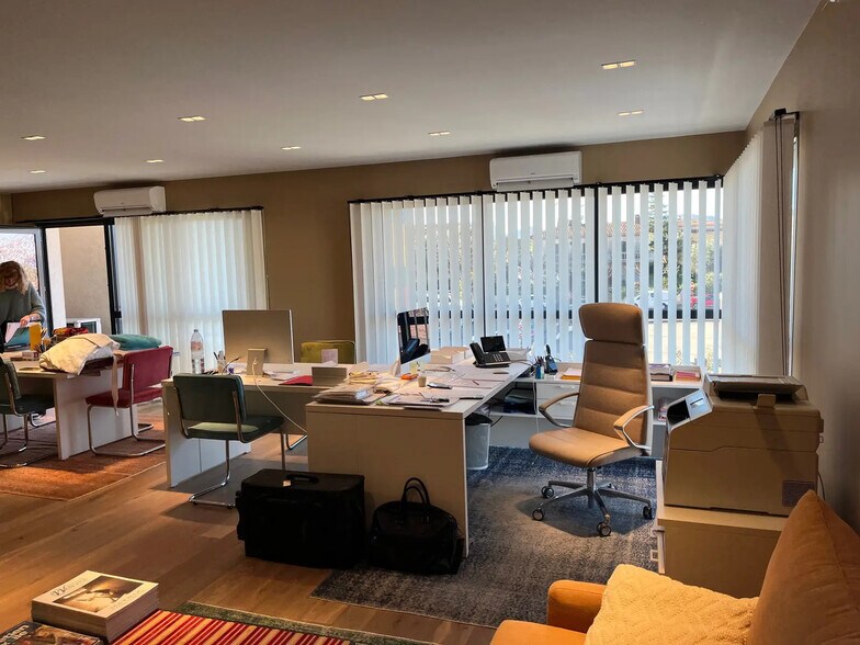 Bureau dans Puget-sur-Argens à louer - Photo intérieure – Image 2 sur 5