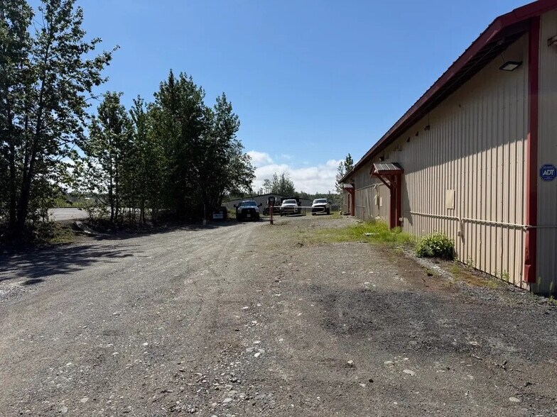 276 E Danna Ave, Wasilla, AK à vendre - Photo de l’immeuble – Image 2 sur 11